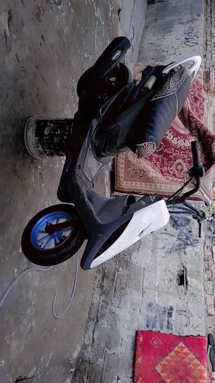 السلام عليكم ماكس عدله مستعجل على بيعته السعر 400
وبيه مجال اتصل على هاذه الرقم ***********
