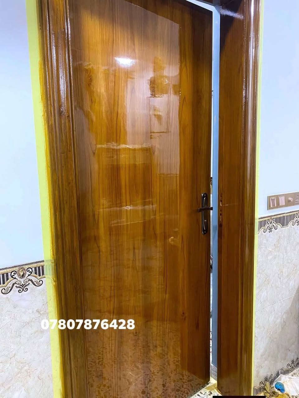 متوفر كادر صبغ كافة انواع الاخشاب 
صبغ حراري درجه اولى مع ضمان الجودة والاسعار المناسبة ***********
