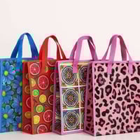 شنطة ملابس • حجم وسط • توصيل مجاني