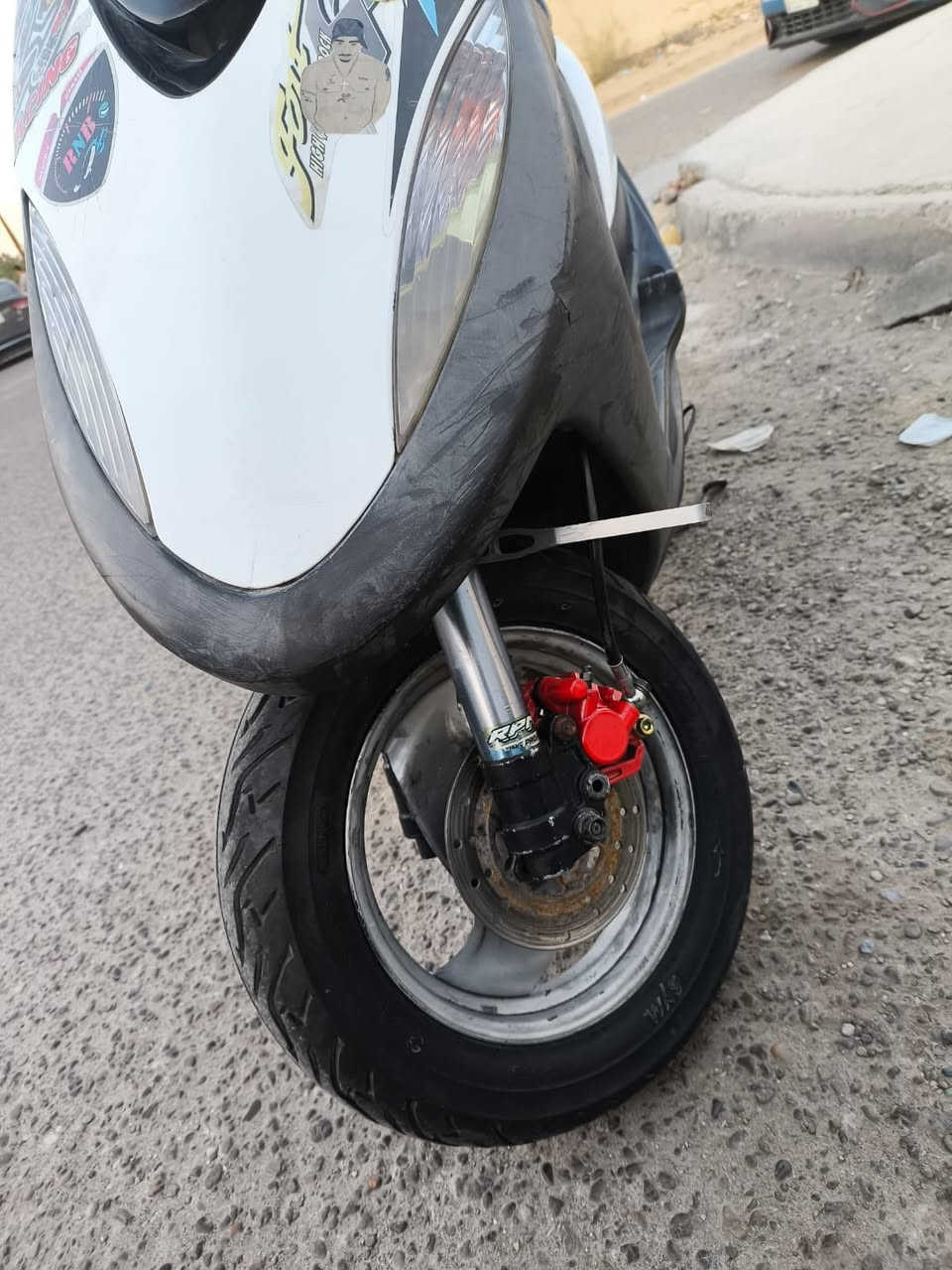 السلام عليكم
للبيع ماكس عدلة 
دراجه رمبة نضيفه كلش 
كفاله مكينه وكهربائيات وكلشي 
شرط بلادي 
الدراجه ماشي بمعاملتها بقرار 48 ومكملت بقت على دفع رسوم ومصار عندي مجال اكملها كل اوراقها اصوليه وباسمي 
دراجه بيها تزويد كله اصلي 
صدر rpm ازرك 
ملاقط nsy زرك 
يدات بريك RGS 
قبق عنبار nsy 
قارئ فولتية koso 
مازده عدسه زنون وسكن اصفر 
قباقة كور شفاف جام اصليات اجن بيها 
هاوزن خلفي ستيل اصلي 
صالنصه fm 
فراك بريك nsy ذهبي 
قاعدة رقم ستيل اصلية 
الدراجه مصروف عليها ومتعوب عليها 
ومناقصها شي 
فقط الصدر الامامي يرادله تجفيت بي طسه خفيف 
الدراجه كامله ونكره سلف 
وجايبلها مجموعه كامله بس مشادهن لان ما عدي مجال 
وياله مشيفه 
صينيه اماميه rpm بنفسجيه 
وفج دبل بستم اصلي 
وتطواله ستيل nsy 
بس تشدهن 
الدراجه بيع فقط 
مكاني بغداد بلديات 
رايدها 
رقمي ***********
