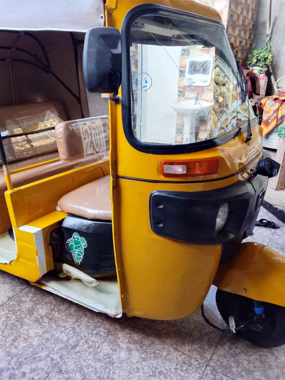 سلام عليكم شباب هاي تكتك البيع موديل 2020وكيله شاكر ابو المجر تكتك اوراق محرك بوش وبستم بس الا تنقيص والا تبخير المحرك خير من يم الله والكشره حلوه احله من صور تكتك ما ناقصه شي كبل الشارع سعره 5500وبيه مجال الشراي هاذه رقمي ***********واليريده بخدمته
