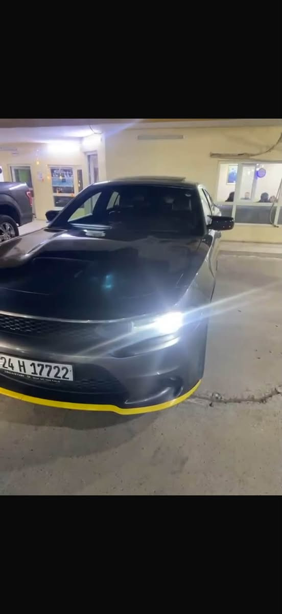 السلام عليكم 
جارجر 2020 فول موصفات sxt plas  بيها صبغ باب وجاملغ. والبوند مال تحديث بدون دواخل بدون ايربك ماشيه 140 السياره جاهز من الطخم من كل مكينه كير بشرط مامفتوحين ولا بيهم شي  السياره بأسمي رقم دهوك 
مكان السياره موصل 
رقم التلفون *********** 
السعر 195 ورقه
