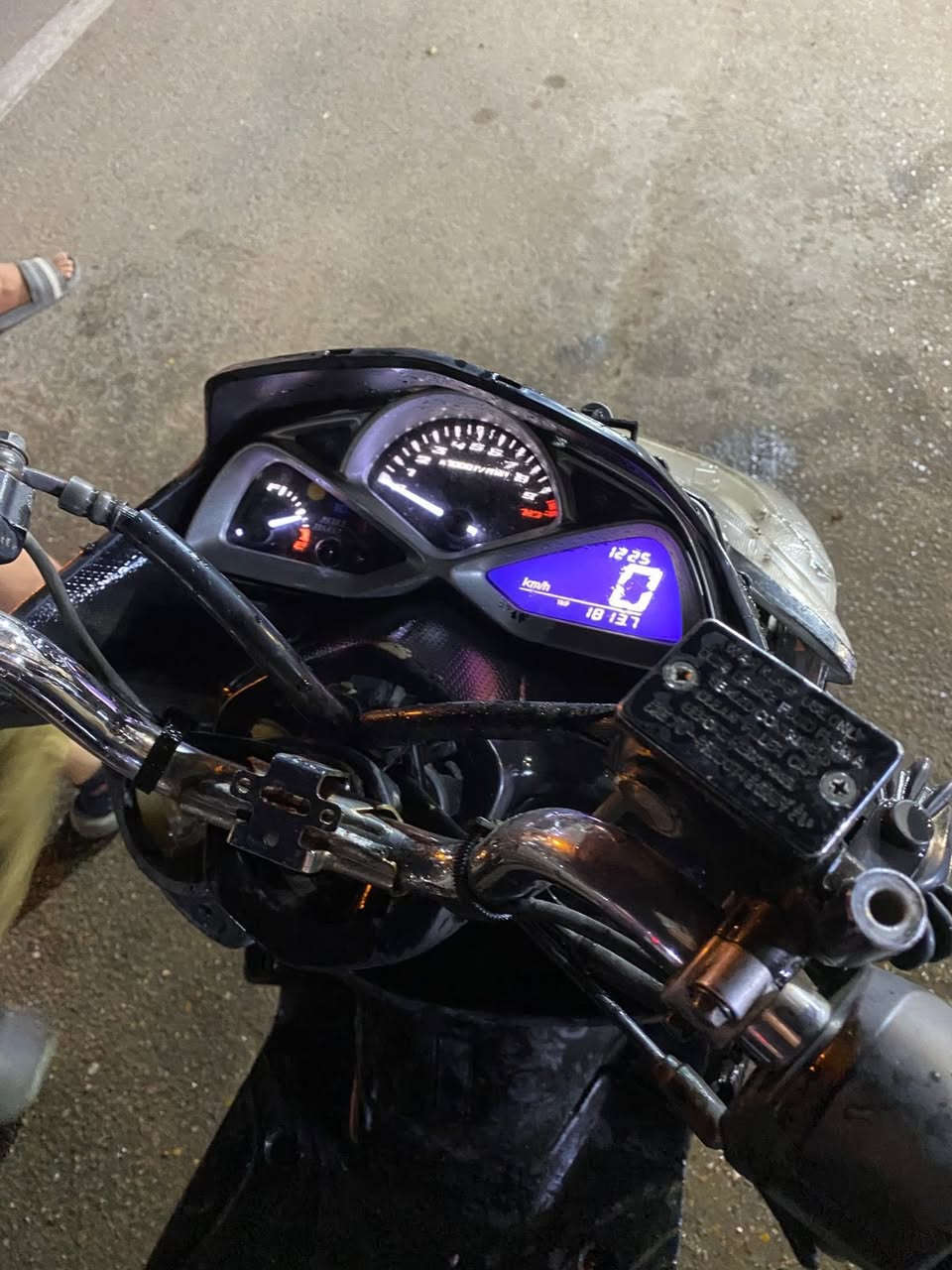 سلام عليكم ماجسته S 2018 كهربائات كلها شغاله
ما بيها نقص بس كفر امامي بريكات امامي خلفي كله شغال 
الدراجه خير من الله شلعه معدل 
سعر الدراجه 700 الف بيها مجال بسيط 
او مراوس حسب القناعه 
مكاني بغداد الحريه 
للتواصل ‭0774 514 8733‬
