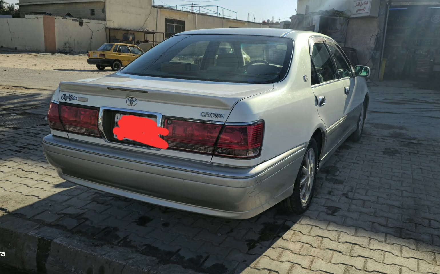 للبيع
موديل ٢٠٠٢
رقم كركوك دولي
اربع دكم 
كرستال اصل 
تبريد قطعتين
بردة خلفية
محرك دي فور الجبير
كشنات كلهن كهربائيات
ثلاجة خلفية
سيارة مكفولة من الكص ونقل جثة والاصوليات
السيارة بسمي مداور ثاني يوم باي مكان يعجبك
بيها طخات بسيطة بالجاملغات الامامية
السعر 140 وبيها مجال
***********
