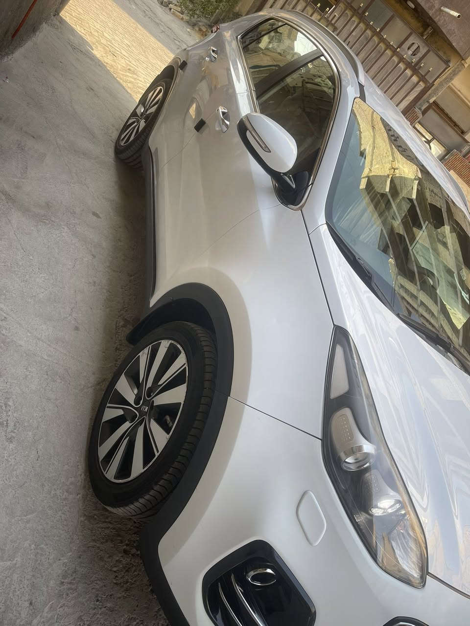 السلام عليكم سيارة سبورتج موديل 2019 فول من عدا الفتحة بيه باب الخلف السايق باردقليل السعر195 وبيه مجال بصيط تتواجد بغداد الاعظمية وموضح امور السياره بلڤديو للاستفسار على //***********
