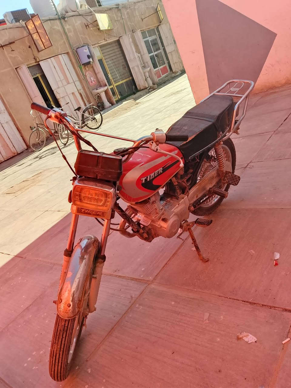 للبيع اوراق سكنر مديل 21 مامفتوحه شرط جانت متروكه سعر 350 وبيه مجال لشراي *********** مكاني ال بدير
