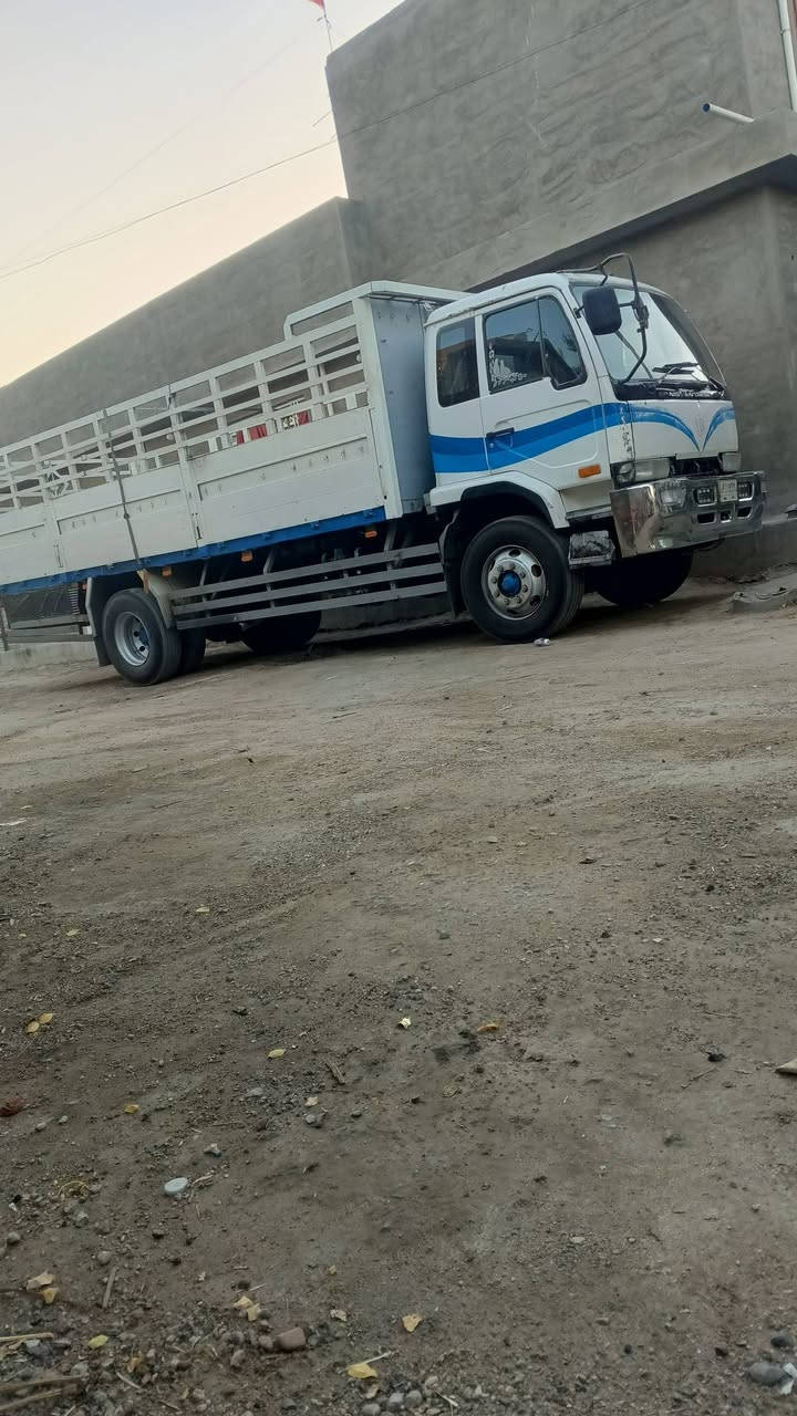 سلام عليكم نيسان فحل 8برغي تخم تاير مكينه عادي طول سته ونص رقم بغداد سياره حماله***********
