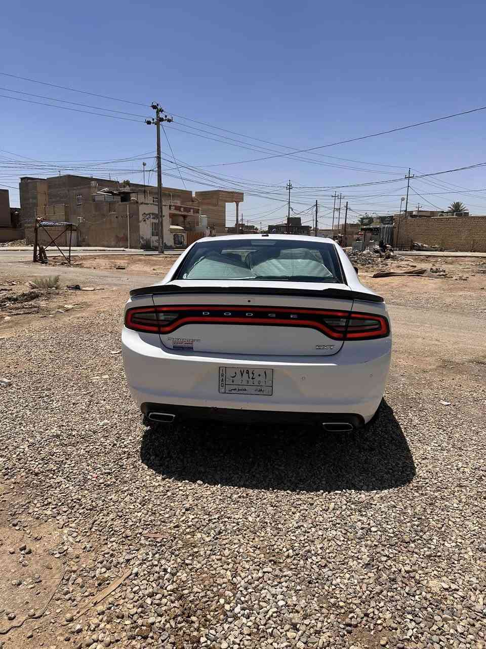 السلام عليكم 
جارجر 2020 فئه sxt تو ويل امريكي
رقم بغداد مشروع وطني باسمي 
ماشيه 98  m
بدون ارباك حادثه اشبر يم قبع البانزين بدون دواخل
جاهزه من كل النواحي كير محرك حداديه وتواير جدد 
مكاني السماوه 
الشراي يتصل ***********
