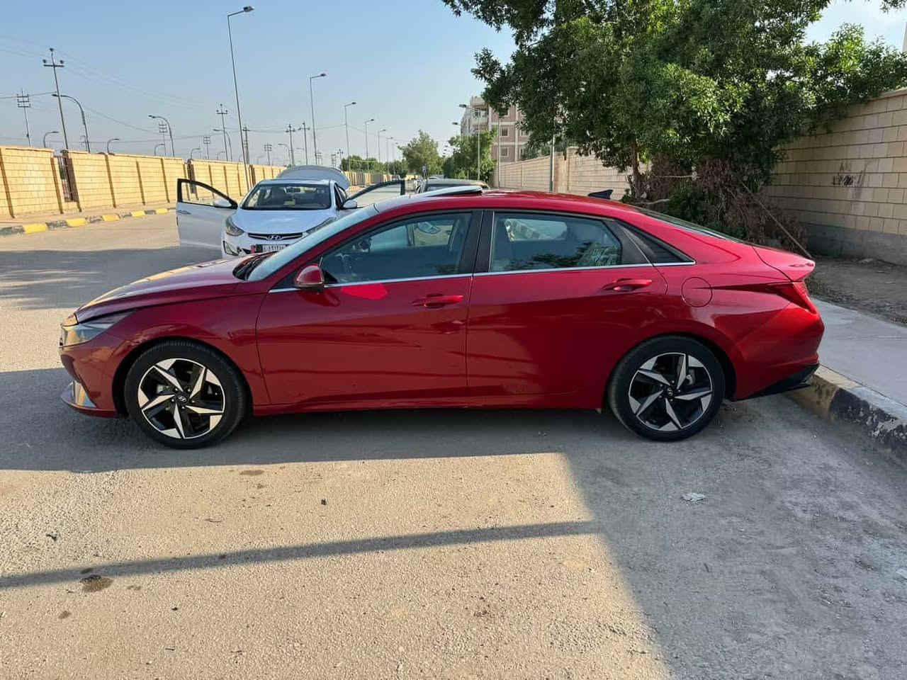 النترا 2023 لمتدد فول السيارة باسمي تحويل ثاني يوم او وكاله حادثهة جاملخ امامي جهة السايق مبدل نفس اللون السيارة كلهة بدون صبغ مكفوله كفاله عامه من الصبغ والتكحيل السعر 160 
السيارة مكانها اربيل ***********
