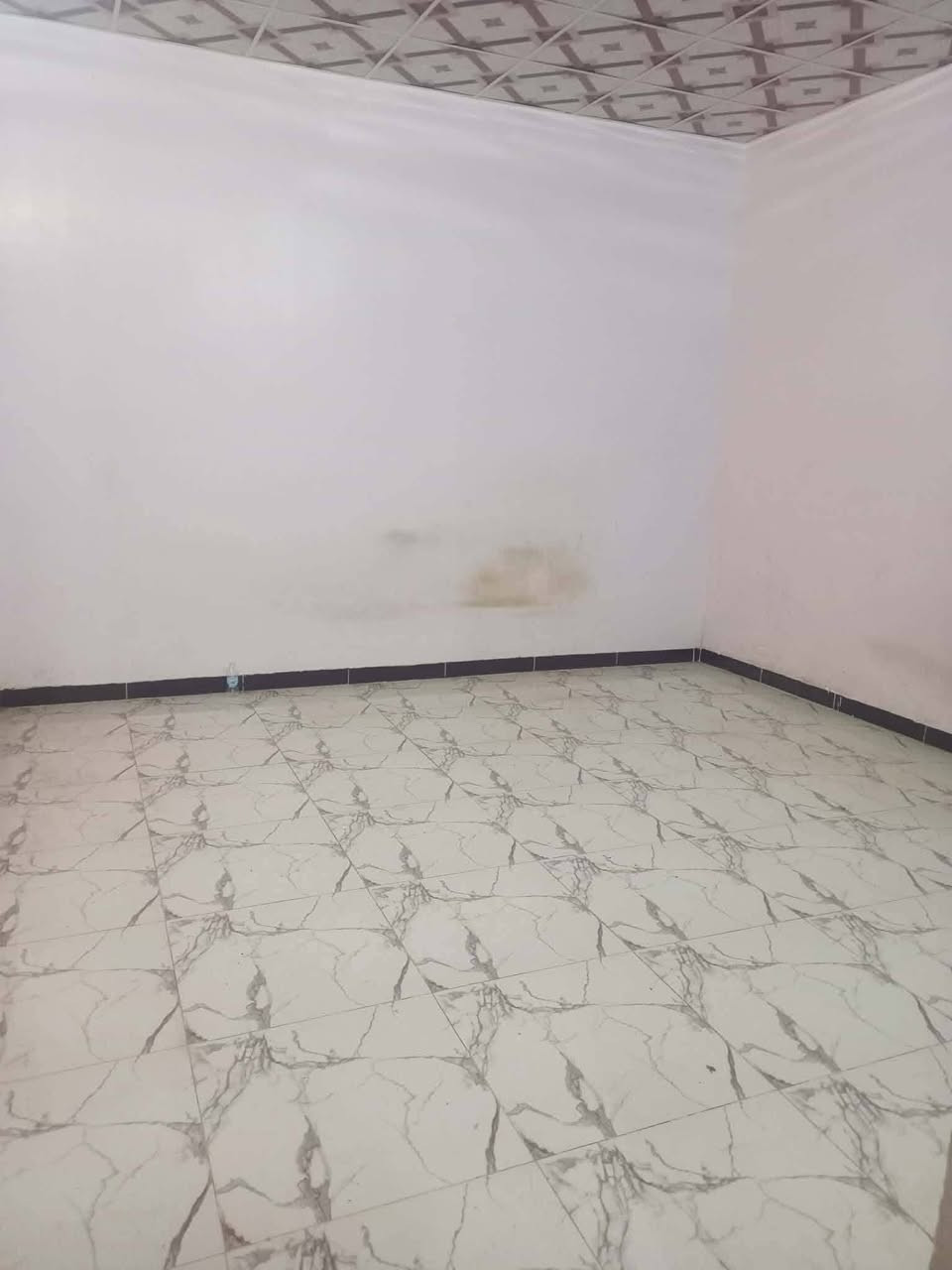 🔹 دار سكني #للإيجار
#الموقع_حي_الجامعه_قرب_مدرسه_السجئ
شارع 15 الي بعد شارع 20

🏠 تفاصيل البيت:
•  غرفه نوم
• صالة
• مطبخ
• كراج
صحيات

يحتوي علئ سبلت وكيزر وماطور ماء وتانكي ماء

#للاستفسار_اكثر_*********** او ***********
أو مراجعه مكتب السند للعقار الكائن في الجزائر شارع المطاعم مقابل مدارس التفوق الاهليه

