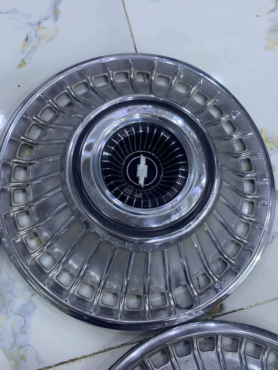 السلام عليكم كبات 63 حجم 14 للبيع نضاف
مكاني بغداد السعاده قرب مستودع النفط 
السعر 325 وبيهن مجال قليل 
رقمي ***********
