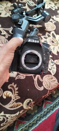 بدي بدون عدسه نيكون D750فول فريم ويارونن csاوجنطه مقسمه نيكون السعر600...