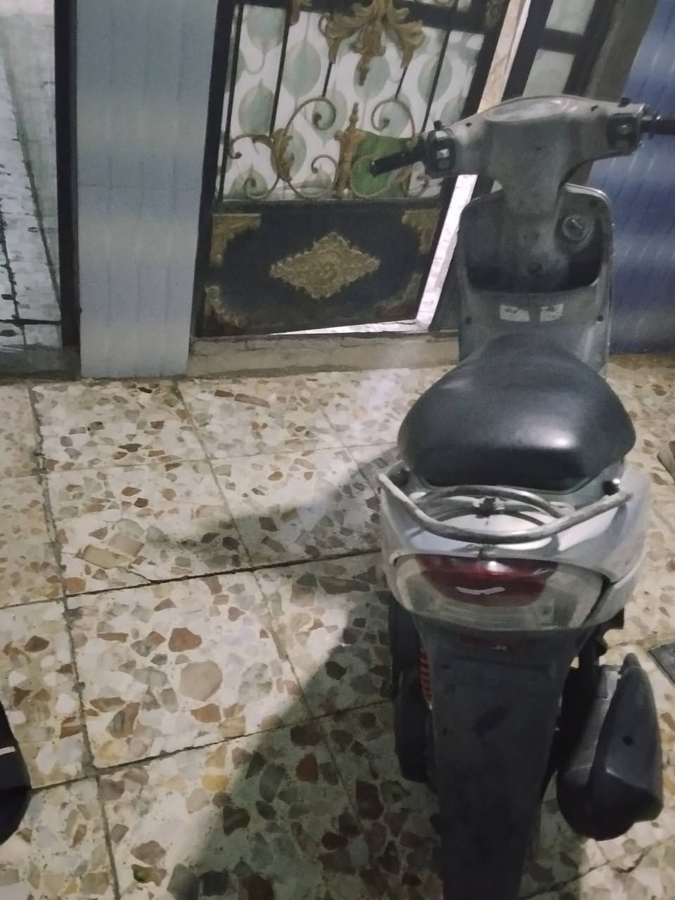 كهربائيه شغال بس عوزه شحن باتري سلف شغال بس شحن
كفرات اصليه مختم السعر 300 بيه مجال لا تكسر بيه اكفلك سرقه فقط مكاني ام الكبر غزلان مقاببيل الركن سوري اوراق مابيه مفتوحهلا ابيعلك كوم حديد لا تكلي شبيه


**إذا كنت صاحب هذا الإعلان وتريد حذفه لأي سبب، رجاءا أرسل رسالة إلى الدعم الفني**