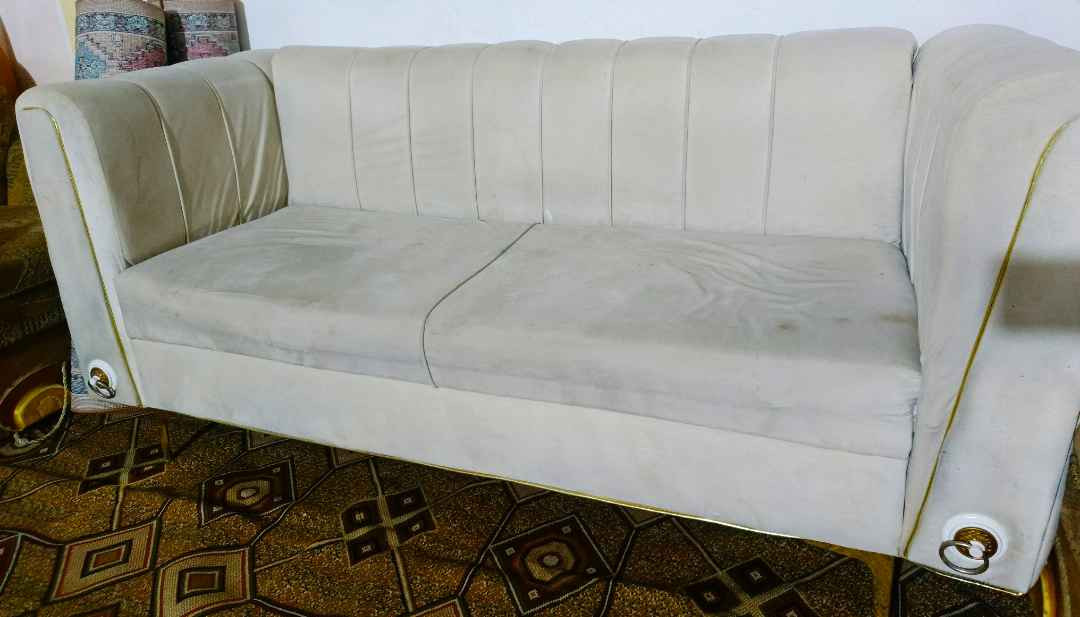 تخم 5 مقاعد للبيع السعر 100 ألف 
مكاني الشيشان مجاور مدرسة الشهيد سالم
*********** عمارة, ميسان
