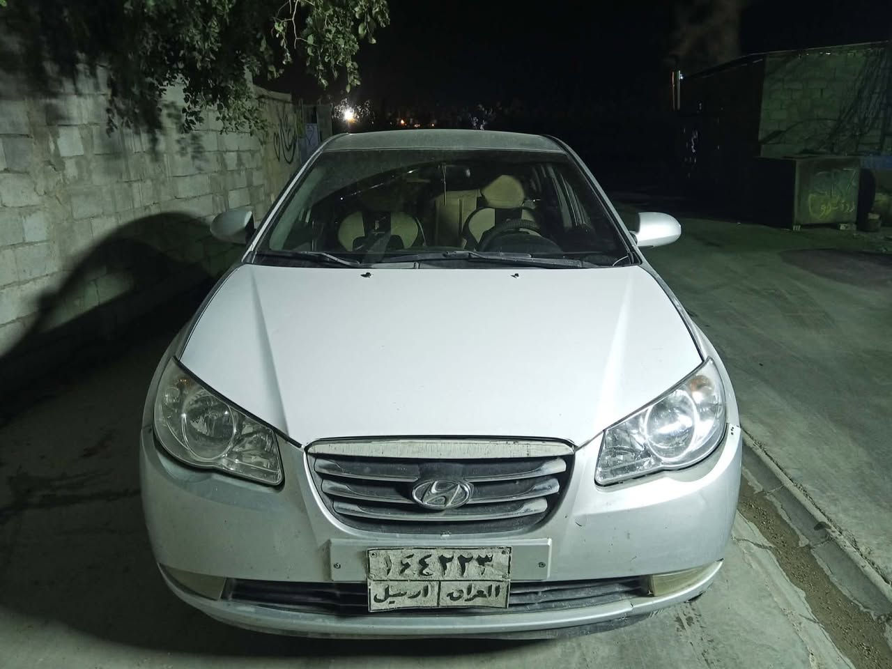 السلام عليك افانتي موديل 2008 للبيع محرك جديد كير جديد سنويتها ساقطة رقم اربيل شمالي السيارة مكفولة فقط بيها بابين جراد والباقي مكفول سيارة جديدة حلوا ونصبتها تخبل وبعد احلا من الصور السعر 90 وبيها مجال مكاني واسط قضاء العزيزية رقم الهاتف (***********)
