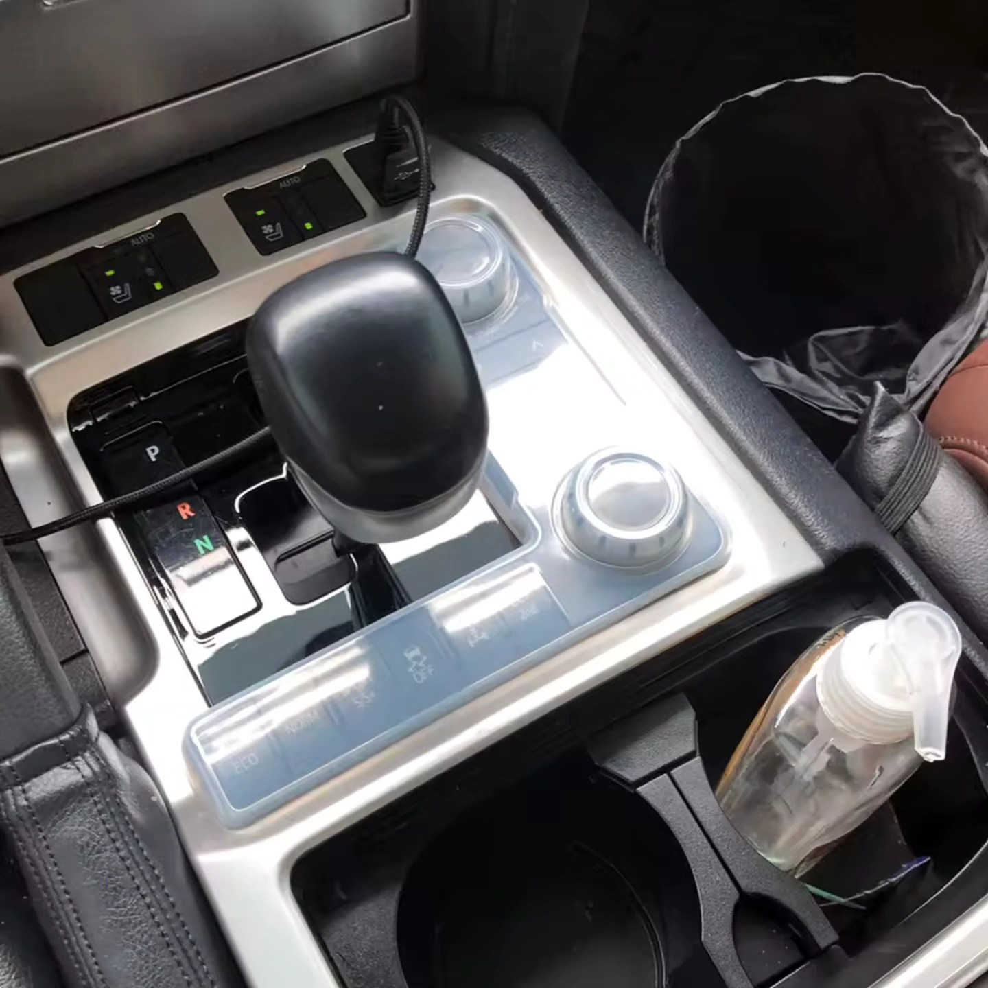 غطاء مقاوم للغبار لمقبض ناقل الحركة ولوحة التحكم في ناقل الحركة في الكونسول الوسطي لسيارات تويوتا لاند كروزر FJ200 وLC200 موديلات 2016-2020


**إذا كنت صاحب هذا الإعلان وتريد حذفه لأي سبب، رجاءا أرسل رسالة إلى الدعم الفني**