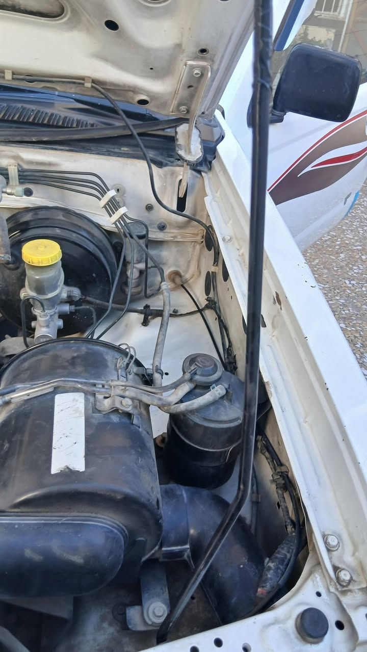 السلام عليكم
نيسان شبوط ٢٠٠٩
بغداد مشروع وطني رقم انكليزي وبسمي محرك ممفتوح اطارات جديده صدر جديد تبريد تدفئه شغاله دبل فيت بم فتحه من فوك 
رقمي ***********
