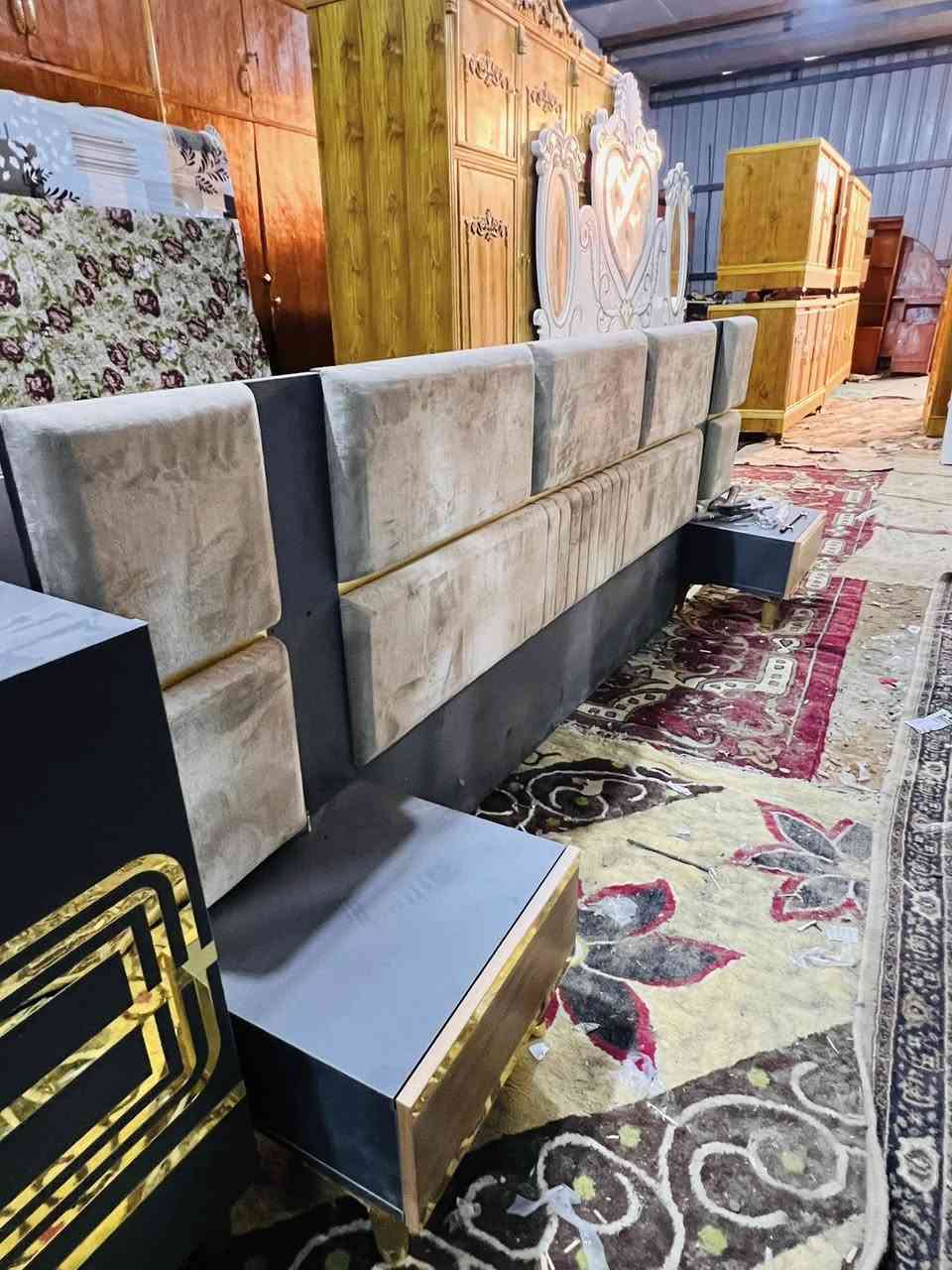 غرفه تركيه 7 قطع جديد مامستعمل للتواصل *********** 
معرض ومزاد النورين. مستعدون لشراء كافة الاثاث المنزلي وغرف النوم
