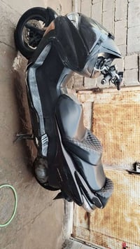 دراجه للبيع فورزا كامل ومواصفات نظيفه كل شيء شغال بيها سعرها 650 وبيها...