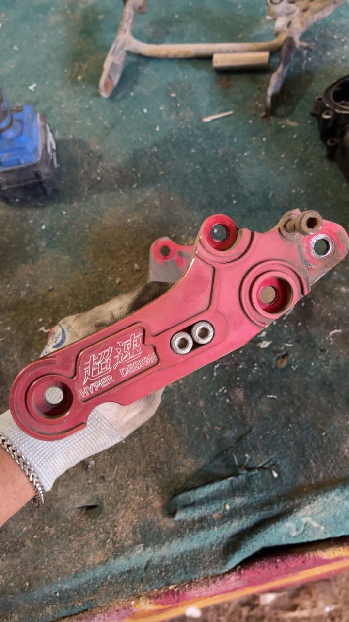 شيال هايبر اصلي وقبق هندر اصلي مال حاويه بعدهن بترابهن. 
توصيل موجود


**إذا كنت صاحب هذا الإعلان وتريد حذفه لأي سبب، رجاءا أرسل رسالة إلى الدعم الفني**