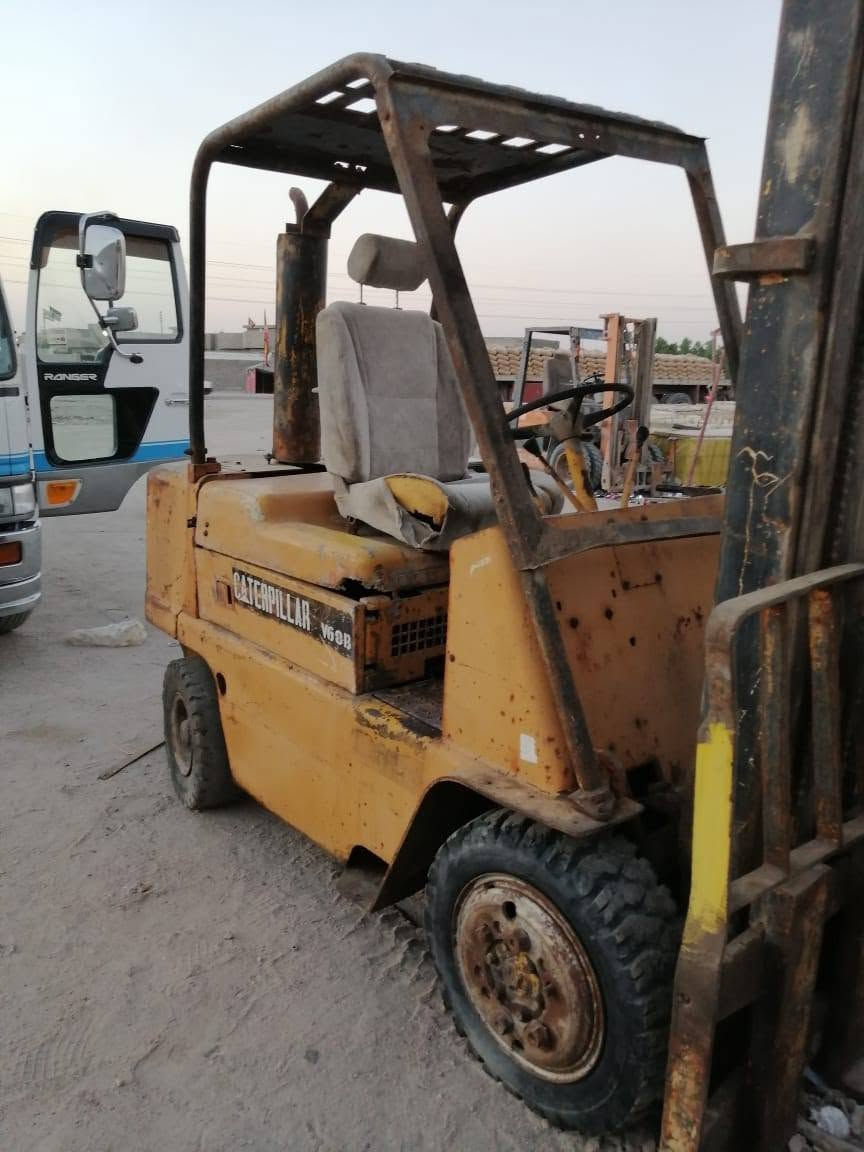 شوكيه ٤طن ٢حرك جب عللي كير عادي جاهزلعمل عنوان بصره هاتف *********** سعر ٣٠

