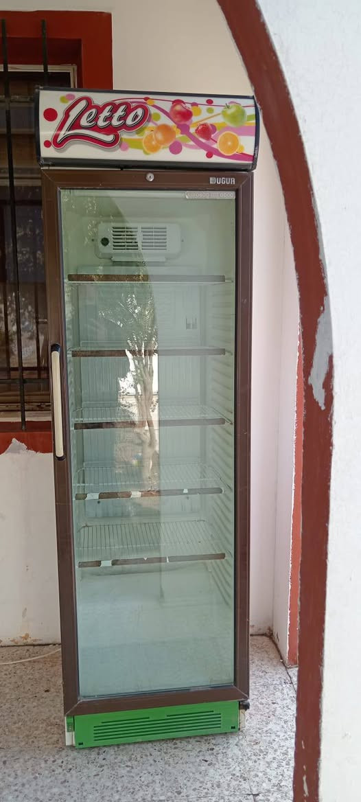 سلام عليكم 
غراض محل 
بردد عدد 2. سع.ر الواحد 200 شرط كله وضع شركة ما مبدل بي حاجه
 رفوف 175
باب قفل من الداخل 125

 مكاني كركوك دوميز 
‏‪***********‬‏
