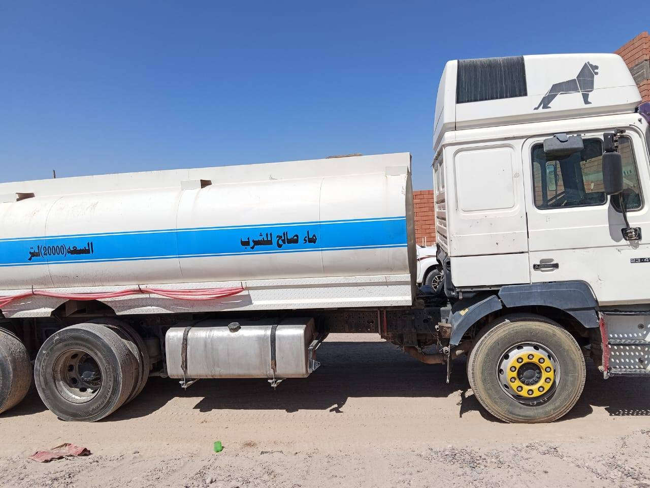 السلام عليكم 
تنكر مان 2001السعر 105
***********
***********
