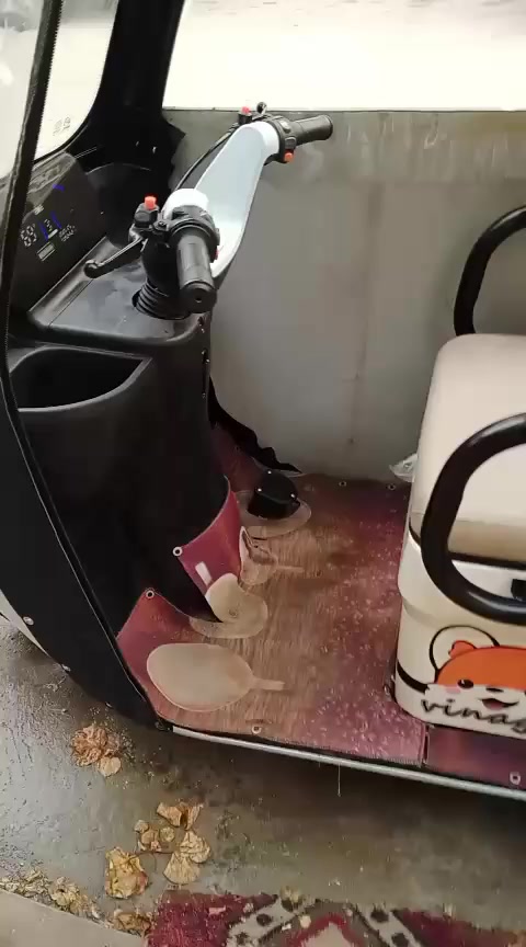 سلام عليكم البيع  مستعجل تكتك شحن 2025 كهربائيات كله شغاله مناقصه اي شي كله شغاله بطاريات جدديدات6 بطاريات تكتك جديده تجي وتشوف بعينك الان متوازي اريد ابيع فقط الهاذا السبب  ربع متذب عليها الله شاهد  السعر مليون وبيه مجال بيع مستعجل العنوان كربلاء المقدسة مستشفى الكفيل شراي ينتصل على رقم ***********
