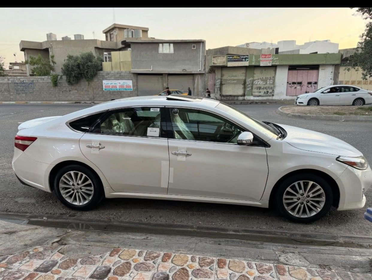 افلون  ابيض صدفي باب سكن فقط مرشوش اثر شخط والباقي مكفول رقم بغداد انكليزي بااسمي موديل 2013خليجي فول مواصفات لمتد تدفئه تبريد كشنات حساسات امامي خلفي   لايت  زينون سلايد روف برده خلفيه  ثلاثه انضمه قياده سياره جاهزه مناقصها اي شي. مكان كركوك للاتصال ***********///***********.  السعر١٨٩
