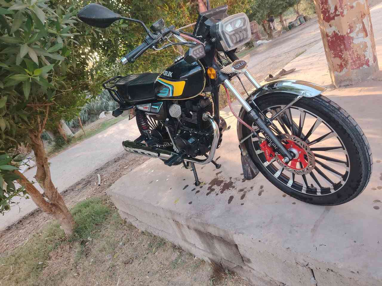 سلام عليكم للبيع مديل ٢٥ محرك ٢٠٠ دراجه جديد مكفوله من كلشي أوراق كامله كهربائيات كله فول مكاني بغداد لااستفسار الأتصال ***********
