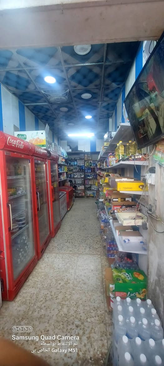 سلام عليكم محل الاسواق للبيعتفاصيل ما نبي ثلاث عارضات مجملات اثنين وزائد كاميرات..العنوان مدينه الصدر سوق مريدي قطاع 29 استفسار على الرقم.***********
