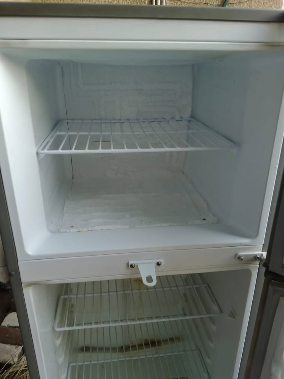 ياالله السلام عليكم من رخصه الادمن عندي مال بيت عنوان ثلاجه كرافت فريب عنوان بغداد تفاصيل اتصل على رقم متوفر واتساب ***********
