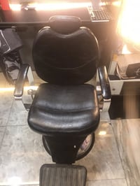 ثنين كراسي حلاقه نضيفات بغداد حي الجهاد السعر 250     . 07728877662