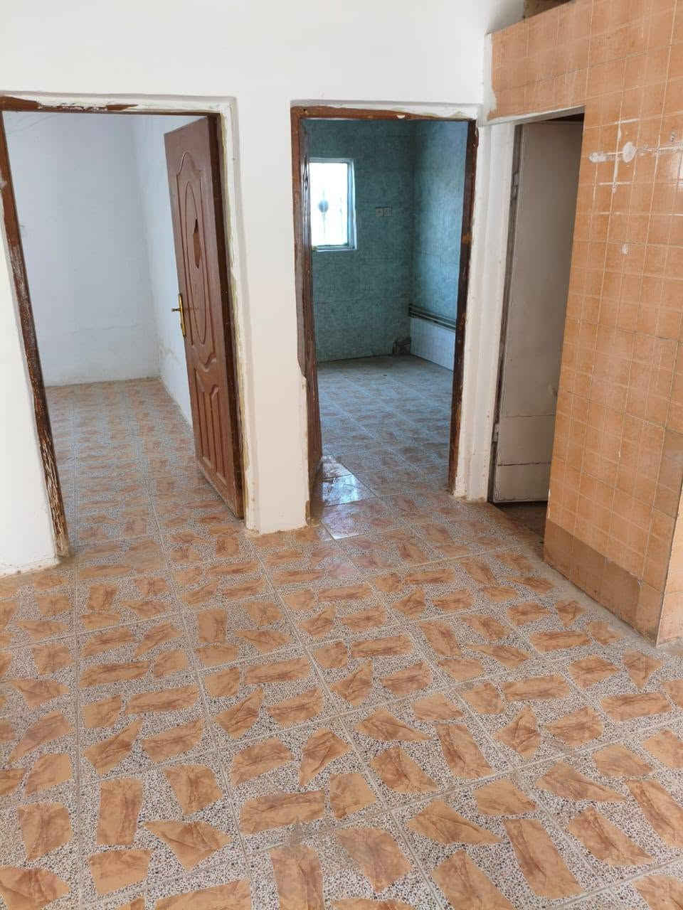 اعلان 
بيت للبيع زراعي طوريريج حي الجمعيه خلف مدرسه نبع المعرفه سند 25 المساحه 171م يحتوي على ثلاثة غرف نوم واستقبال وصاله ومطبخ وصحيات حديقه كراج سيارات صحيات خارجيه كافة الخدمات متوفره أكثر التوضيح بالصور للاستفسار اتصل على ***********
