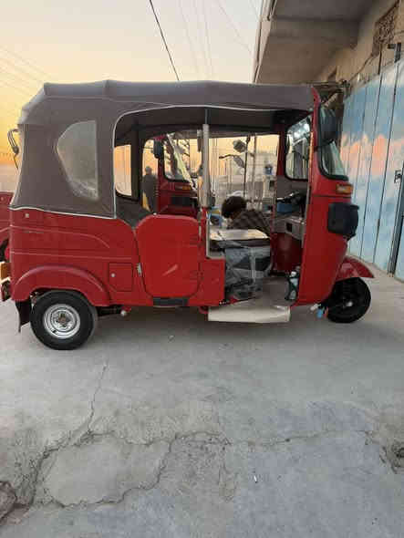 السلام عليكم تكتك ٢٠٢٣ نضيفه كلشش مال بيت بسمي من الشركه ئي نقص مابيه بيه اقل لشبر بارد بل لغد بس جاهزه كبل تشتغل بيه رقم *********** متواجد واتساب
