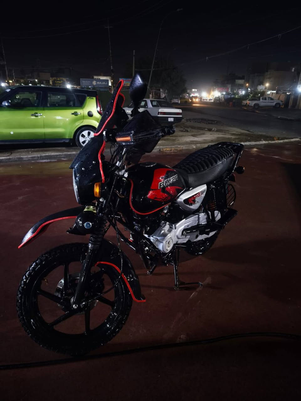 سلام عليكم بوكسر مديل 23 بدون اوراق مكفوله من السرقه وعشائرياً مابيه اي نقص وخير من الله مكينه گير كشر كله نضيف نقص فقط دواسه مال رجل الأيسر فقط مكاني بغداد الرصافه سعرها 1300 وبيه مجال حك الجيه 
***********
