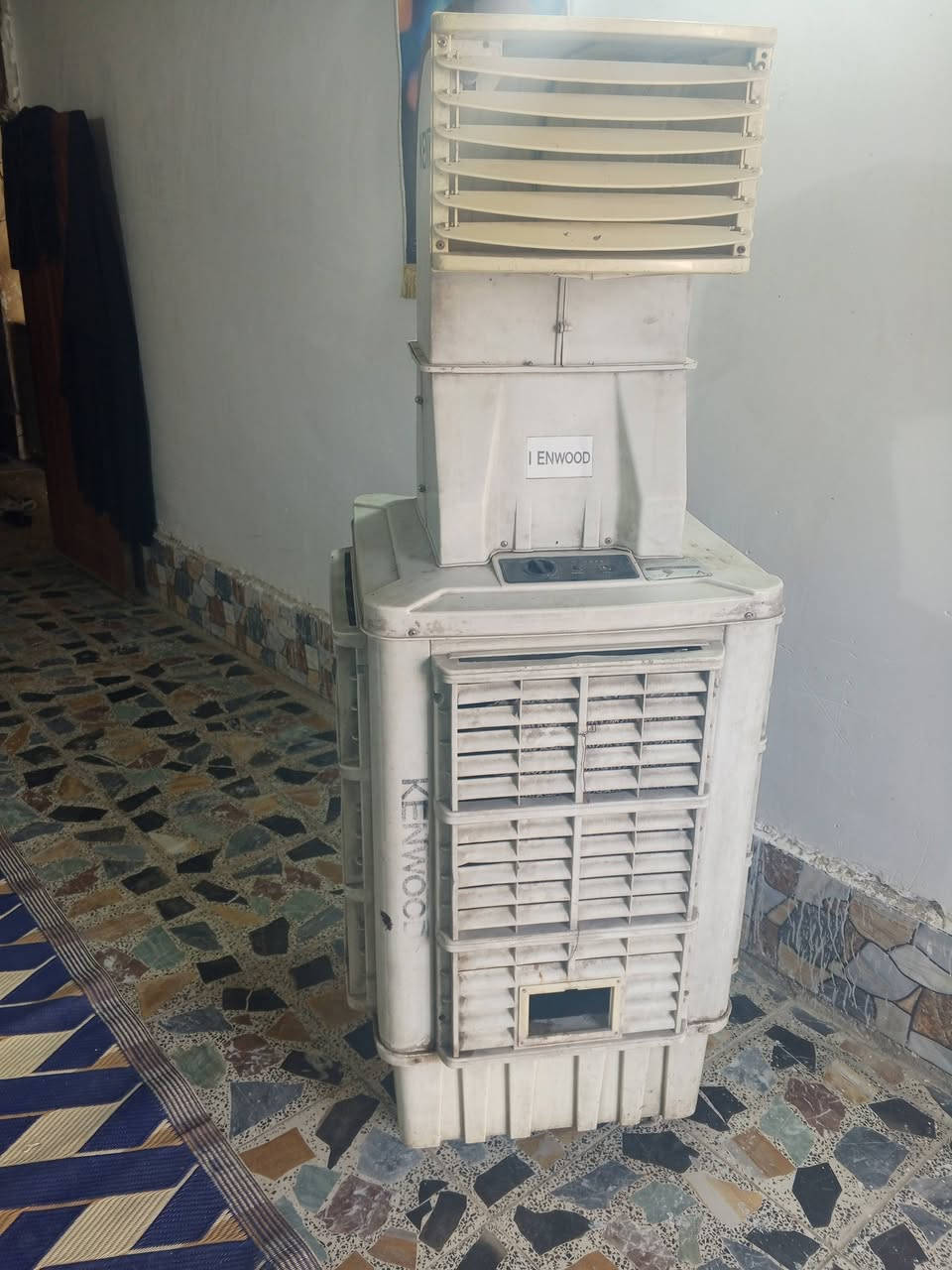 كونفيرة ام الخرطوم حجم متوسط KENWOOD السعر 250 وبيها مجال مكاني بغداد سبع قصور, واتس ***********
