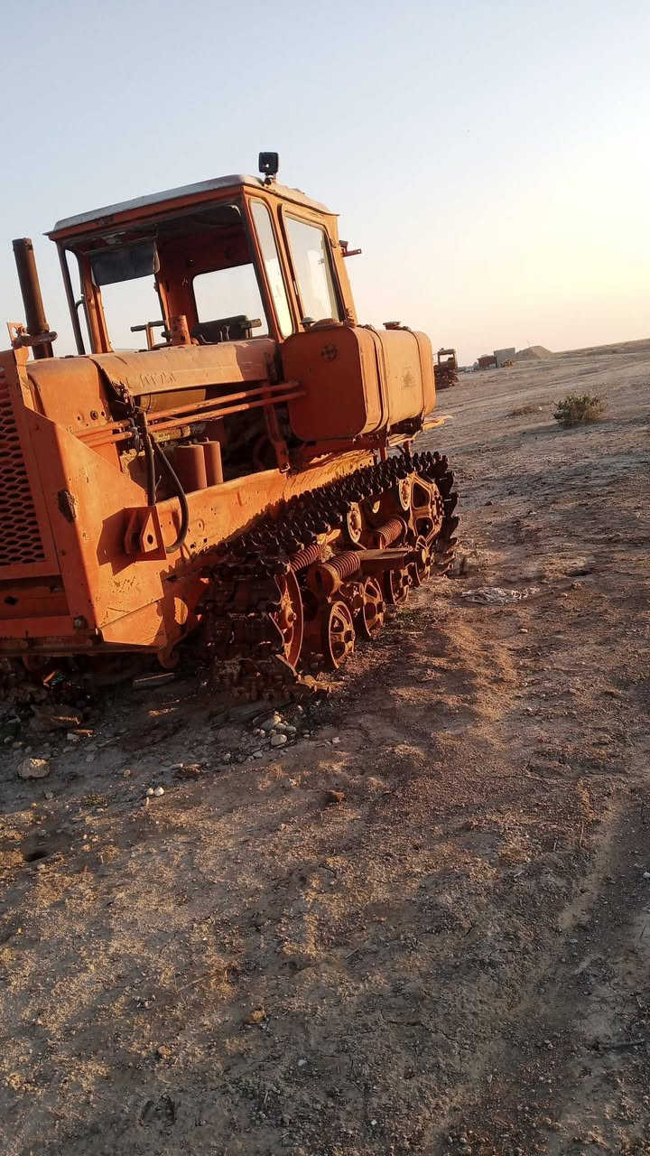 البيع دركتل بندوزر هيه وكيلاته كامله شغاله العماره ميسان رقم ***********
