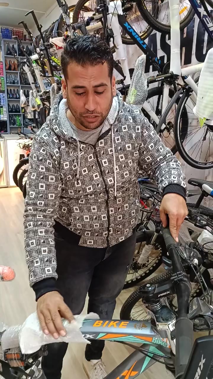 عرض خاص يومين فقط 🎉⚡ دراجه 26 ألماني 21 سرعه 144 سلك كوتشات 300🚴‍♀️🔥

👌من داخل معارض أولاد عاشور بشربين 🚴 🔥 

يوجد شحن لجميع المحافظات ✈️🚴‍♀️
 عند #عمو_عاشور_بتاع_العجل☝️✌️💥 🚴 ✌️

📞 للطلب والاستفسار واتساب فقط:
 📲 01001776235

📍 عناوين الفروع:
🏠 الفرع الرئيسي: الدقهلية، مدينة شربين، شارع المركز بجوار مطعم ميه ميه
🏠 الفرع الثاني: الدقهلية، مدينة شربين، أرض النادي، آخر شارع استوديو سيف

#عجل
#دراجات
#عجلة
#دراجة
#عجل_للبيع
#معرض_عجل
#عجل_مضمون
#عجل_أطفال
#عجل_كبار
#عجل_رياضي
#بيع_وشراء
#تجارة_العجل
#مصر
#الدقهلية
#المنصورة


**إذا كنت صاحب هذا الإعلان وتريد حذفه لأي سبب، رجاءا أرسل رسالة إلى الدعم الفني**