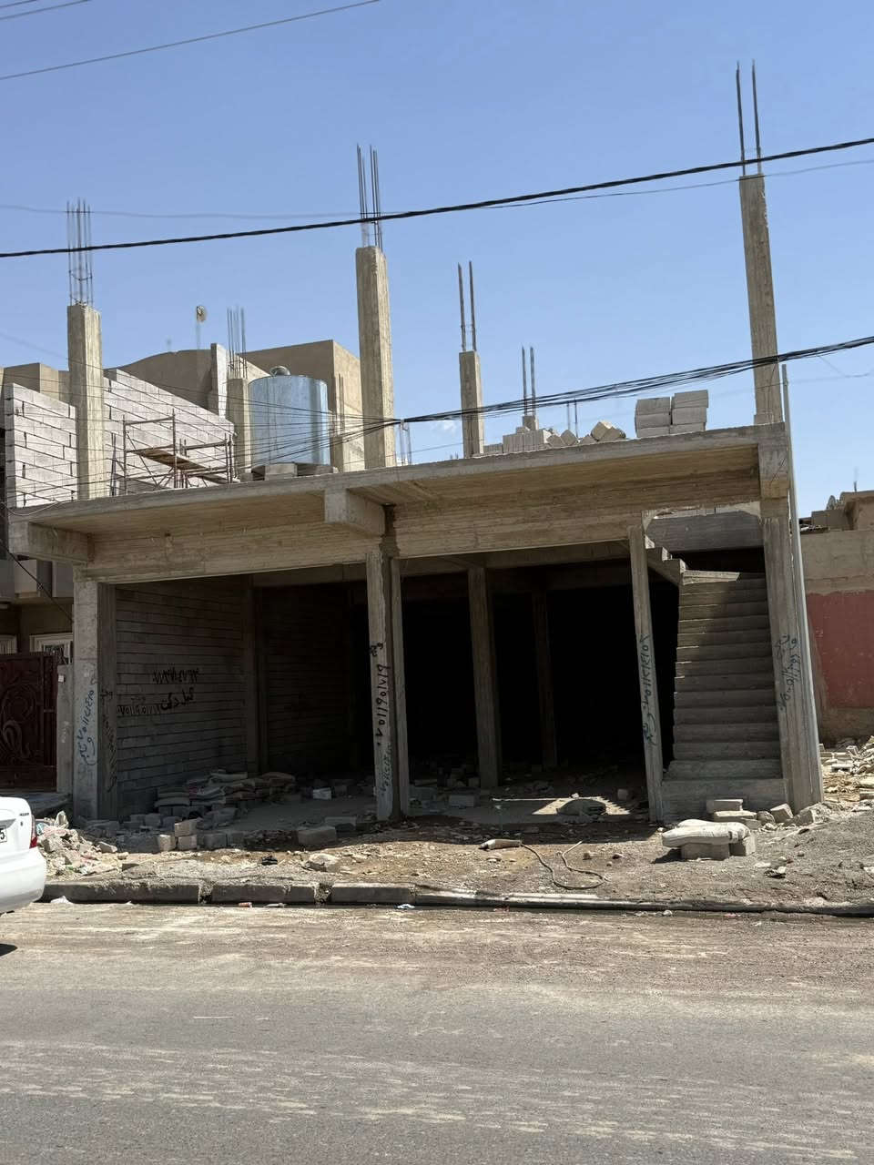 🛑اعلان رقم 6
للبيع للبيع للبيع للبيع 

عمارة تجارية قيد الإنشاء 🏢🏢

العمارة مكونه من ثلاث طوابق 

موقع العمارة على سايدين الأركان التجاري 

الوارد الشهري 3700 م 

للاستفسار الاتصال على الأرقام التأليه 

***********
***********

أو زياره المكتب السماح 90 شارع بنزيخانه المشاعل 

مكتب بصمة للعقارات العامة 🏢
