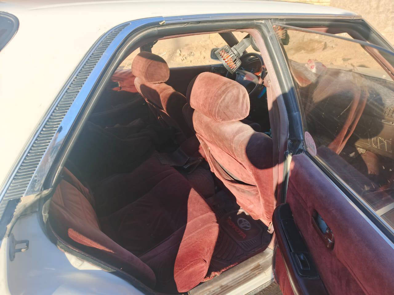 سلام عليكم شيزر عظم للبيع موديل 91 سياره كفاله من ضربه وگصه ونقل جثه سياره بأسمي مداور ثاني يوم سعر 40 وبيه مجال 
الاستفسار ع هذا رقم ***********
