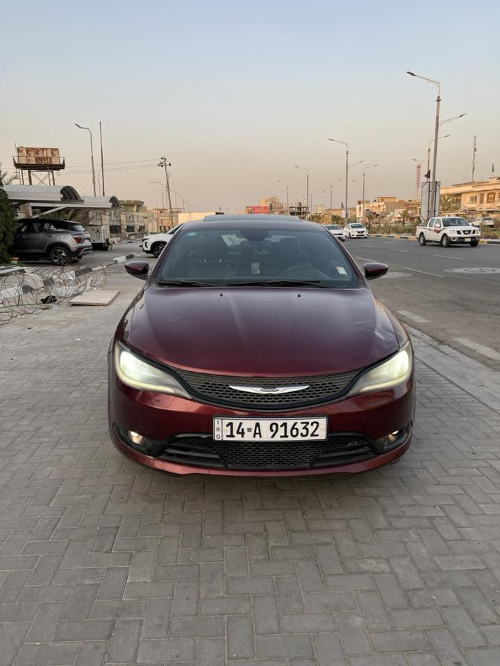 C200. 2016
السيارة فووول مواصفات محرك 6سلندر 3600 وكيرها ٩نمر 
١-بصرة دولي اللون كرزي
٢-محرك وكير مكفولات
٣-بانوراما
٤-شاشة كبيرة+شاشة اعطال
٥-شفتات ستيرن وتحكم جهتين
٦-كشنات كهرباء ٧وضعيات
٧-دخول ذكي
٨-سستم سماعات الباين
٩-منضومة زينون 
١٠-ويل رياضي ١٩
١١-تشغيل عن بعد
١٢-كشنات جلد ومخمل حضن حرف S 
١٣-كشنات تدفئة وستيرن تدفئة
١٤-تبريد خلفي  
١٥-هاند بريك بصمة+تلقائي مع parkالـ
١٦-اوامر صوتية
ماشية ١٢٦ الف كيلو فقط
السيارة باسمي تحويل مباشر سنويتها لنهاية الـ٢٨وهزتها جديدة
سعرها 125 وبيها مجال قليل 
للاستفسار ***********
