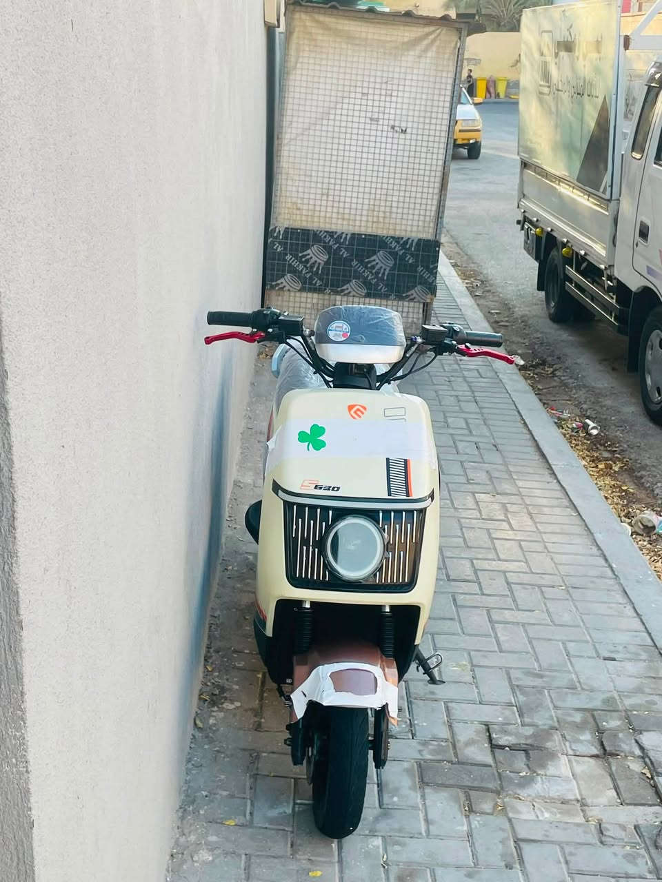 سلام عليكم دراجه شحن للبيع الدراجه نظيف جيس طكه ما بيها سرعتها 60حقيقي
الدراجه مكفوله من بطاريات عقل ملف 
كلشي شغال بيها ما عده الشاشه
العنوان بصره قبله 
هاتف***********
