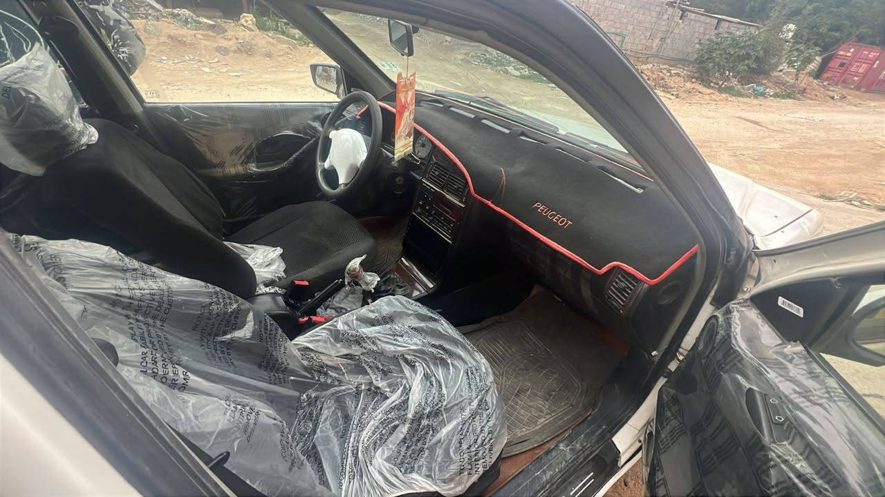 سلام عليكم بيجو بارص للبيع السعر 37 وبيها مجال مديل11 رقم قادسيه كير مكينه حداديه تبريد مكفوله فقط قبق جنطه مبدل مكان السياره نجف للتواصل ع هذا الرقم ***********
