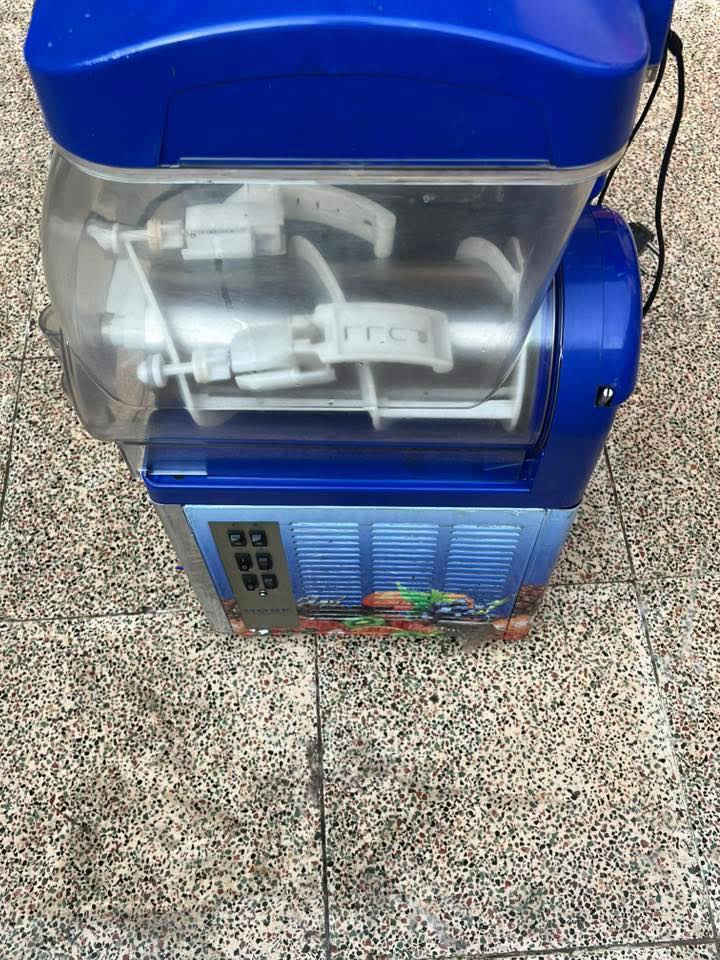 سلام عليكم سلاش ازبراي هوسك تركي عدد ٣ اخو جديد بلادي نضيف نضيف جد مستخدم كلش قليل مكاني بغداد لاستفسار اتصل او مراسله على الخاص او وتساب ***********
