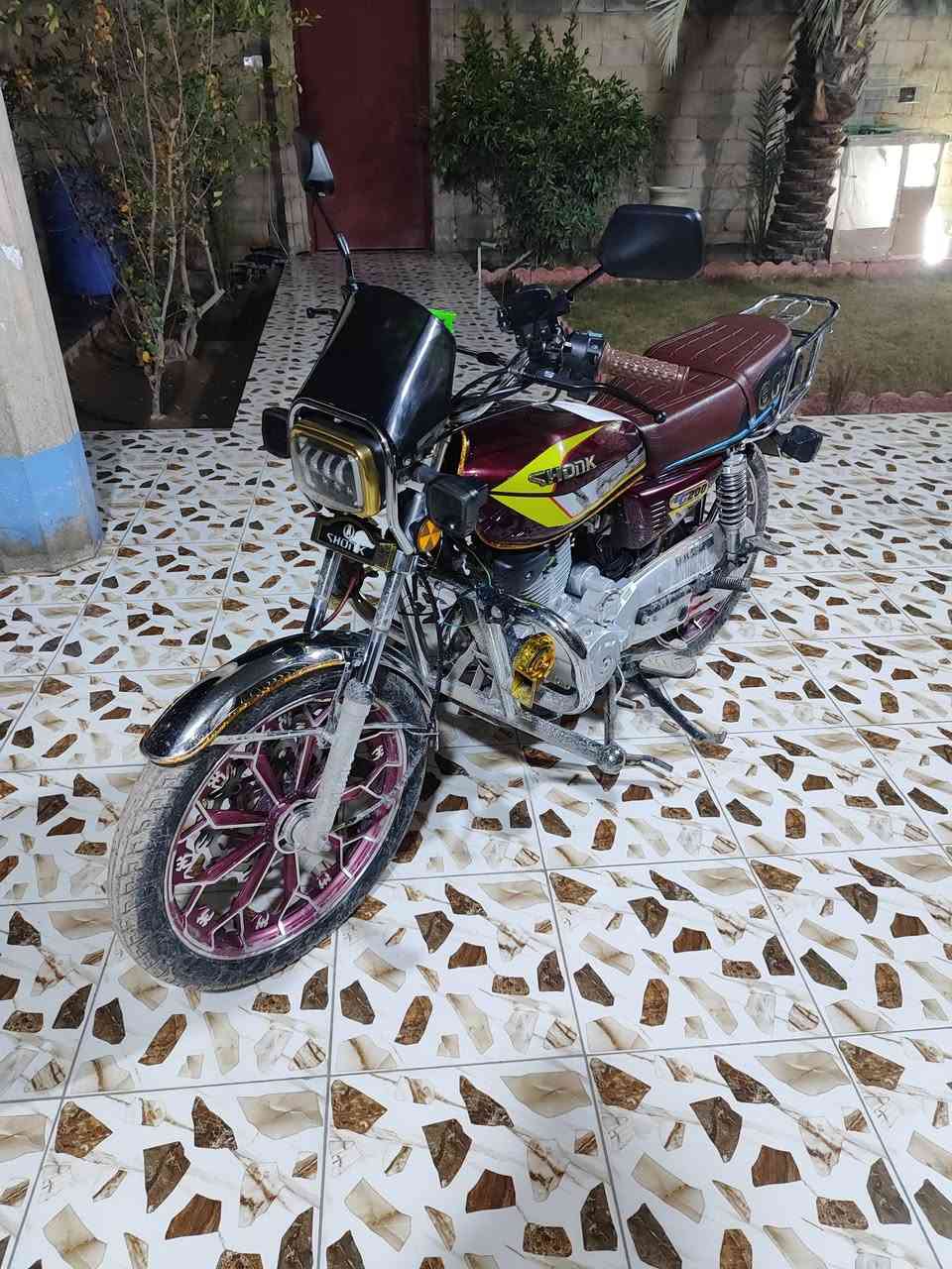 السلام عليكم دراجة سولنك 25 للبيع وترهم مراوس حسب القناعة بي ورقة وحدة بدون كمرك السعر 800 مكاني القائم حصيبة ***********
