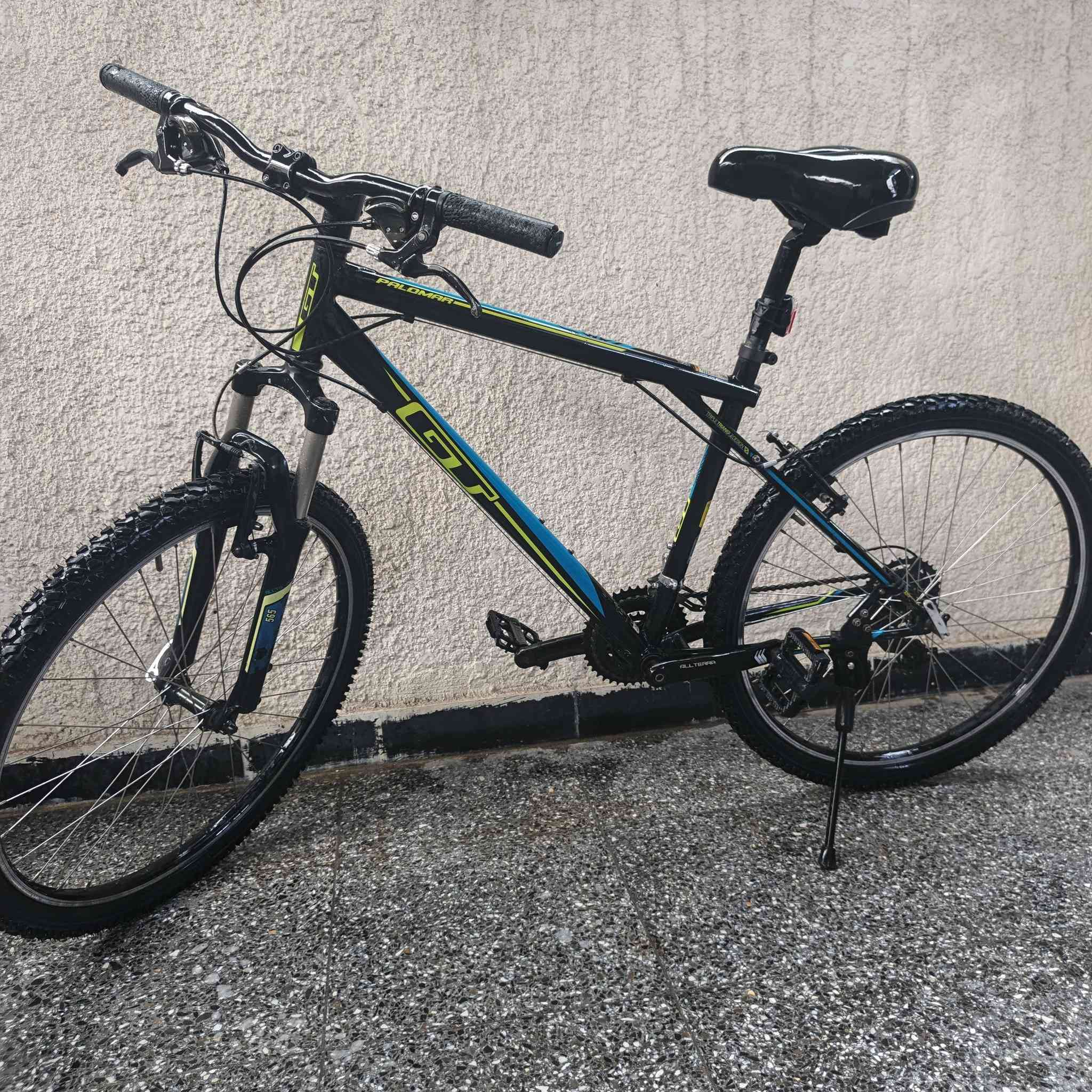 السلام عليكم بايسكل جي تي الغني عن التعريف مال حاويه باله اصلي القياس ٢٦ Mالسعر ٢٢٥وبي مجال بسيط للتواصل ***********
