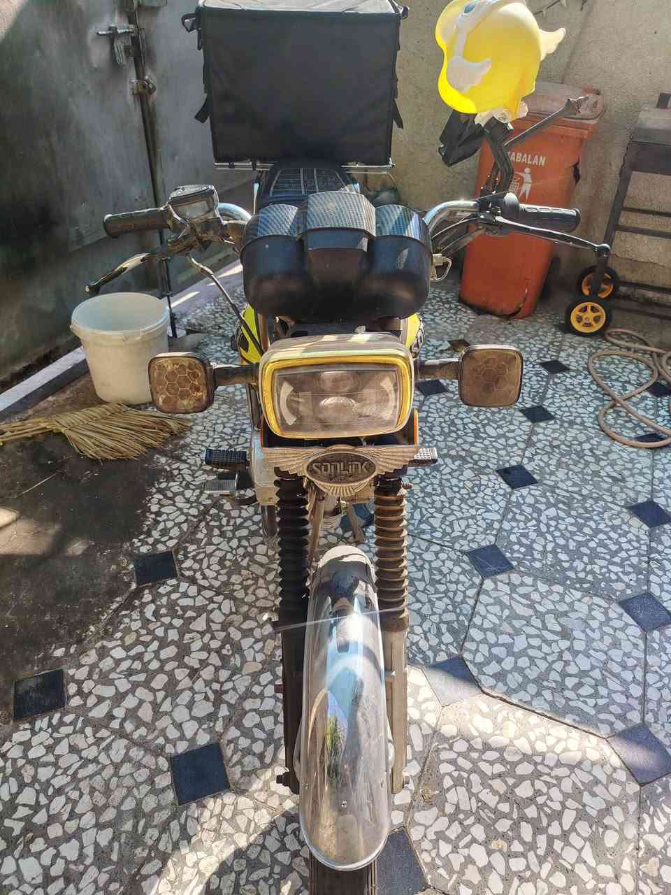 السلام عليكم إيراني محرك 200cc للبيع
دراجة نضيفة محرك وكير وكلجات وكهربائيات مكفولة بيهة نواقص بسيطة تريد سعرهة اتصل على هذا الرقم 
*********** أو هذا *********** موجود واتساب
