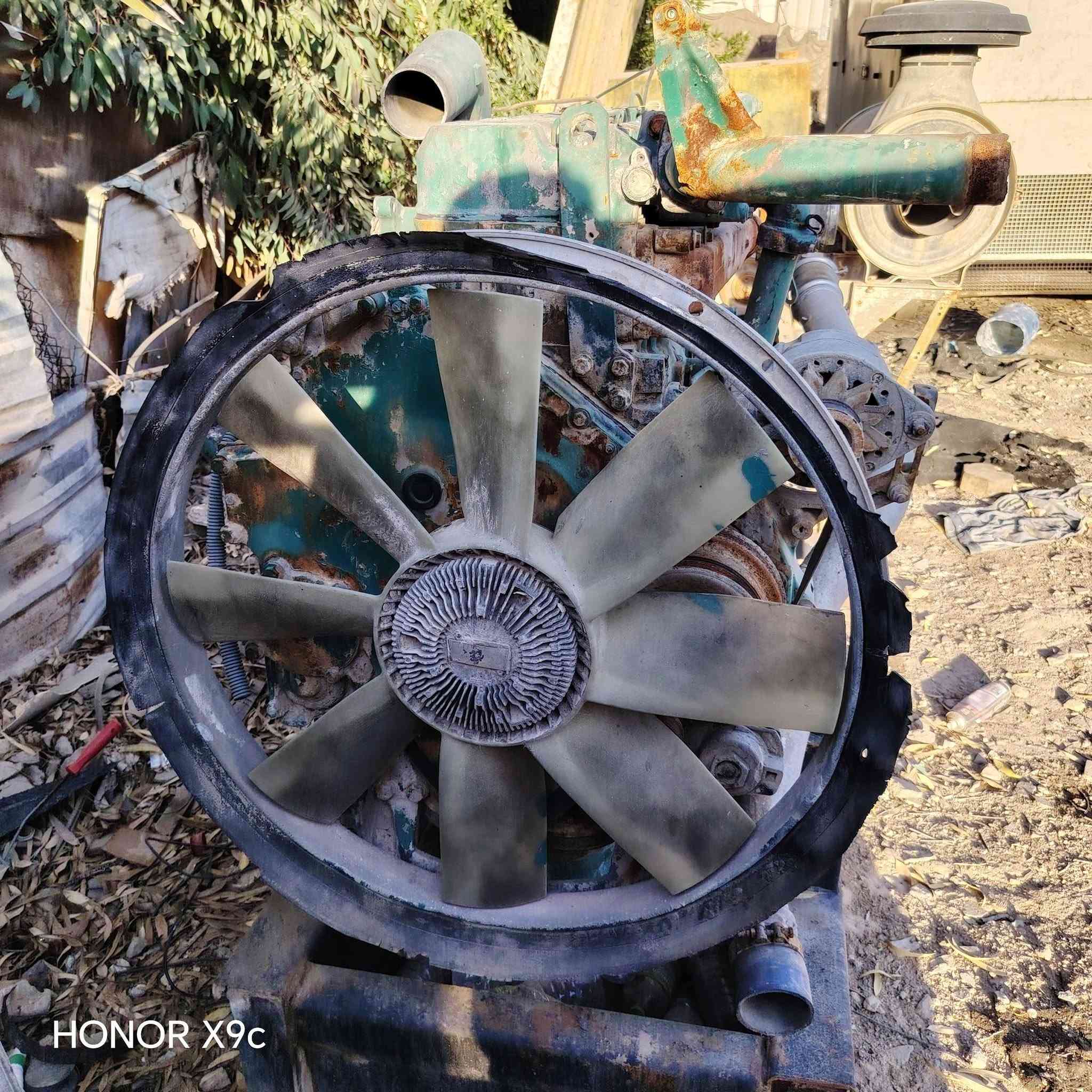 فالفو دي ١٦ ستندر شغاله بيها لحيم بالسلندر كلش قليل بم كهربائي وياها شاصي وطبكه مال تك للتواصل *********** غير متواجد عالفيس
