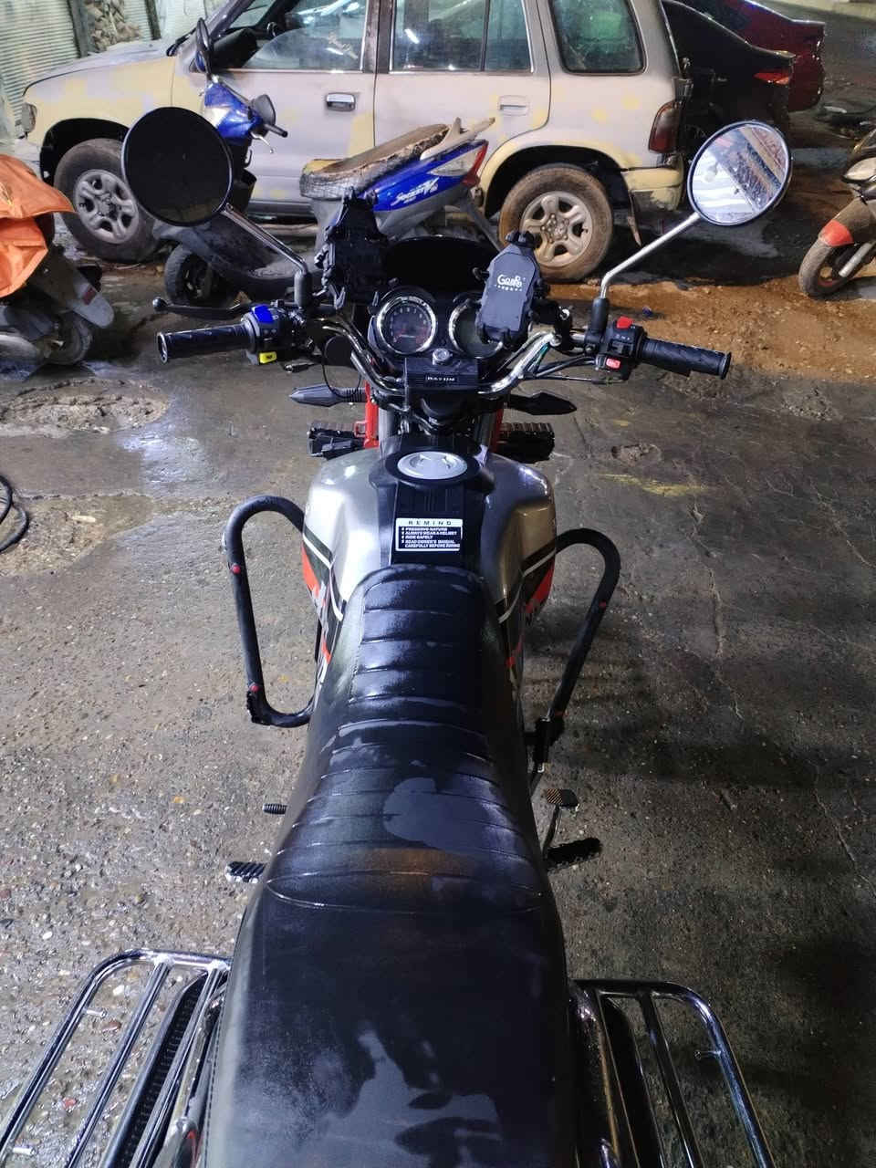 سلام عليكم
ديوان هانتر / مكينه/200/
مديل 2025 باسمي/
ماشيه 6000/
 مرقم اربيل انكليزي /
شهر ال 12 نزلتها/
الدراجه نضيفه نضيفه/
الصور كدامكم شوف واحكم/
الدراجه كفاله عامه /
وكفاله المكينه برغي مامفتوح بيها /
الدرجه حلوه ونشطه كلش /
تجي اشوف باعينك
--------------------
ملاحظة/ الدراجه مبدل بيها
ويل خلفي فقط الويل مجود
الاصلي مالها سبب التبديل طبيت باطسه قويه وطك عندي 
الويل الدراجه ع حطتها ونضيفه سبب البيع احتاجيت
الصنيه هم مجوده مال زنجيل 
___________________
ملاحظة السعر/
2250/ 
وبيها مجال بسيط حك الجيه
رقم تلفوني/
*********** 
____________
